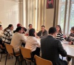 Buharkent Devlet Hastanesi yönetimi, çalışanların moralini yükseltme ve memnuniyet artırma toplantısı düzenledi.