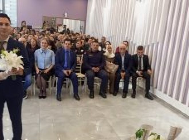 Nazilli’de; Kaymakam, korumasının nikah şahitliğini yaptı.