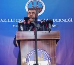 Milli Eğitim Bakanı Yusuf Tekin, ‘Nazilli Erzurumlular Derneği’nin yeni hizmet binası açılışına katıldı. 