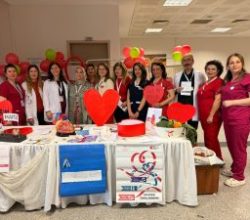 Nazilli Devlet Hastanesinde Kalp Sağlığı Haftası nedeniyle bilgilendirme standı açıldı.