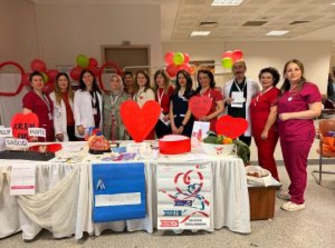 Nazilli Devlet Hastanesinde Kalp Sağlığı Haftası nedeniyle bilgilendirme standı açıldı.