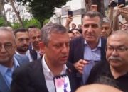 CHP eski Genel Başkanı Özgür Özel, annesi Huriye Bülbül’ü (95) kaybeden, CHP Aydın Milletvekili Süleyman Bülbül’e taziye ziyaretinde bulunmak için Nazilli’ye geldi.