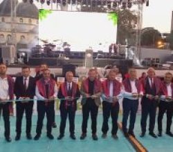 Buharkent’de 19. Buharkent yaş incir Festivali büyük bir coşku ile başladı. 