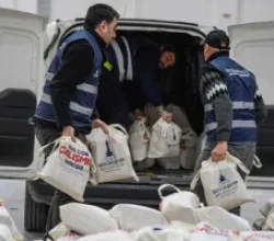 İzmir’de, 24 bin haneye kahvaltı paketi dağıtımı başladı!