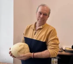 Jeomorfolog Ahmet Bolat, Kahramanmaraş’ta dinozor yumurtası buldu!