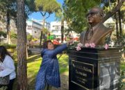 Uğur Mumcu Nazilli’de türküler ve karanfillerle anıldı.