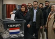 HOLLANDA BELEDİYE SEÇİMLERİNDE YEREL PARTİLER ÖNE ÇIKTI. DENK PARTİSİ BÜYÜMEYE DEVAM EDİYOR.